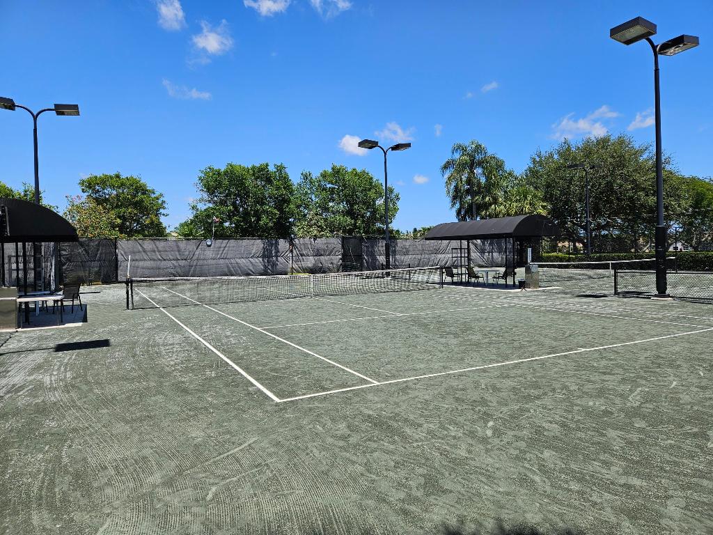 VALENCIA LAKES - Residential