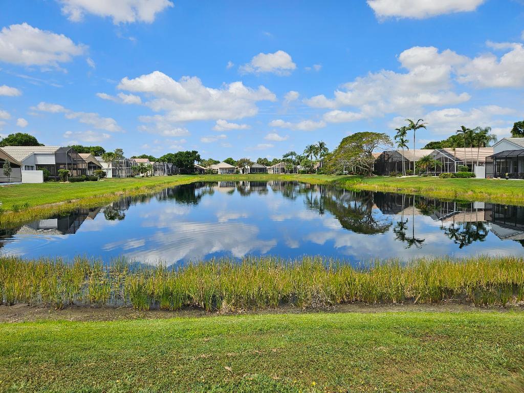 VALENCIA LAKES - Residential