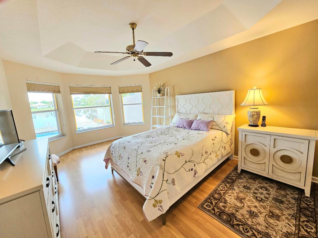 VALENCIA LAKES - Residential