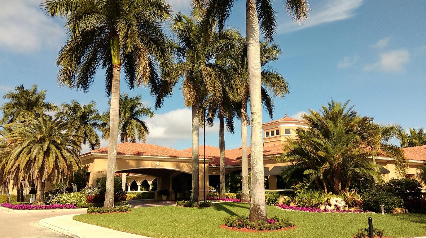 VALENCIA LAKES - Residential