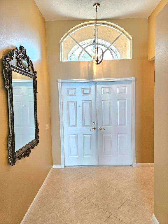 VALENCIA LAKES - Residential