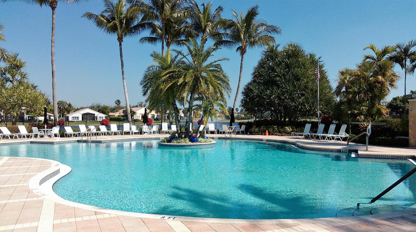 VALENCIA LAKES - Residential