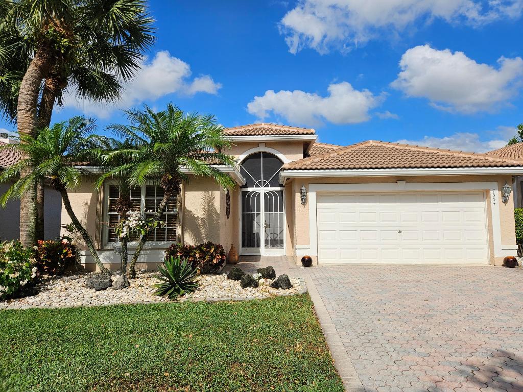 VALENCIA LAKES - Residential