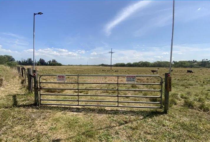 993 S Header Canal Road, Fort Pierce, FL, 34945/$625,000 2 993 S Header Canal Road