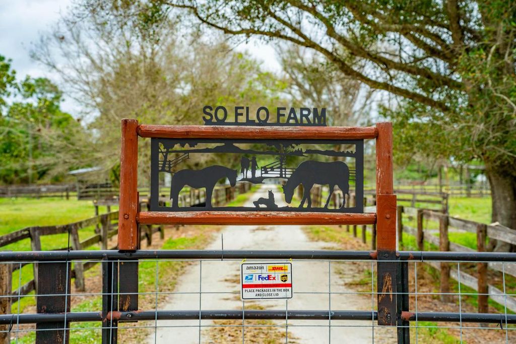 Photo of 8775 SW Kanner Highway, Indiantown, FL 34956 (MLS # R10949705)