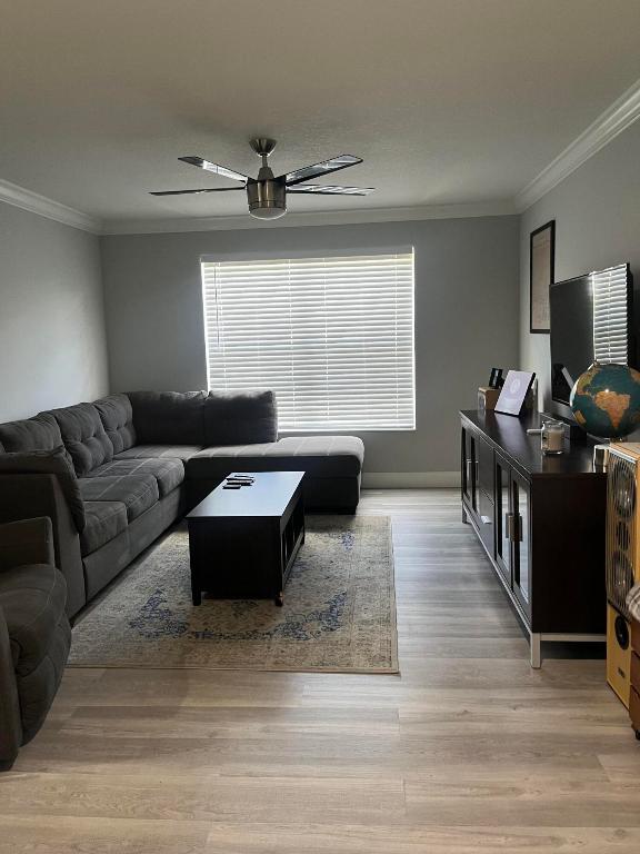 FRENCH QUARTER CONDOMINIUM - Residential Lease