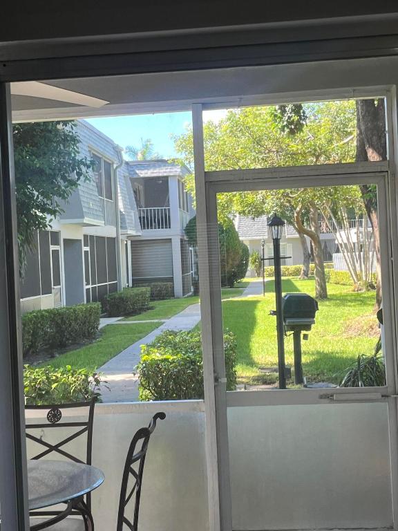 FRENCH QUARTER CONDOMINIUM - Residential Lease