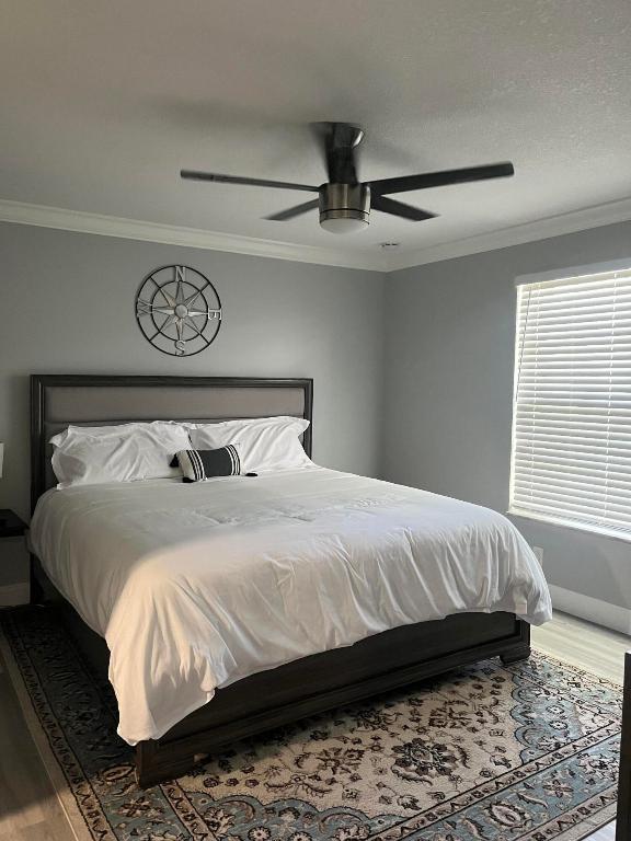 FRENCH QUARTER CONDOMINIUM - Residential Lease