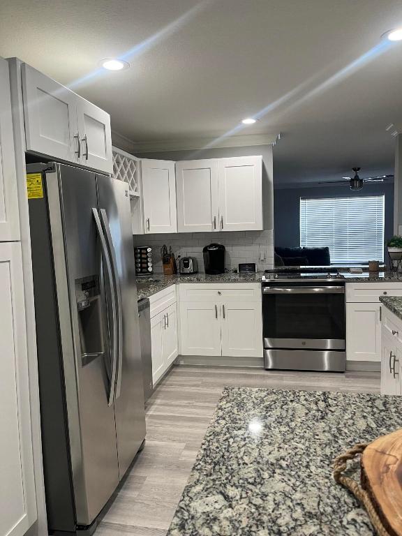 FRENCH QUARTER CONDOMINIUM - Residential Lease