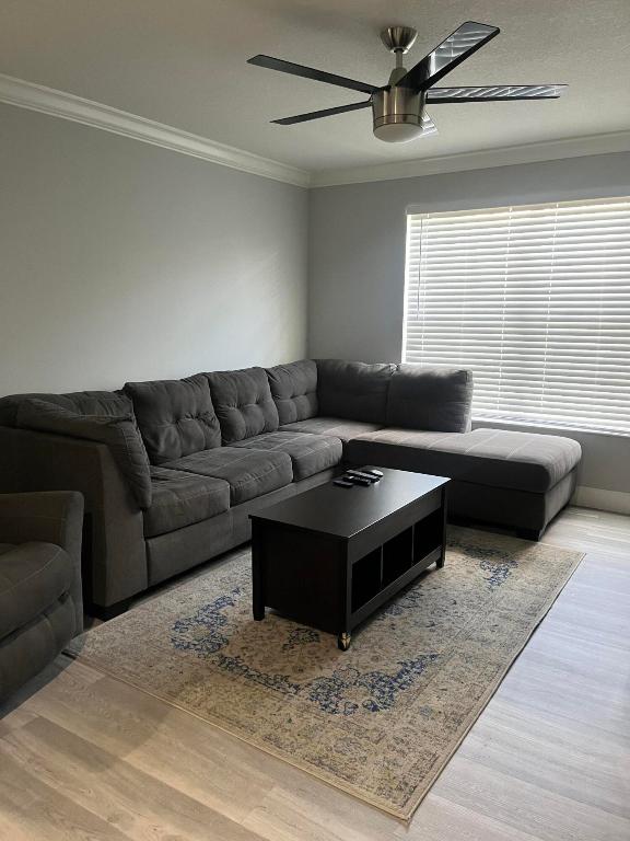 FRENCH QUARTER CONDOMINIUM - Residential Lease