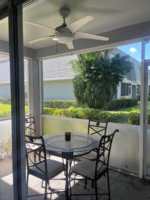 FRENCH QUARTER CONDOMINIUM - Residential Lease