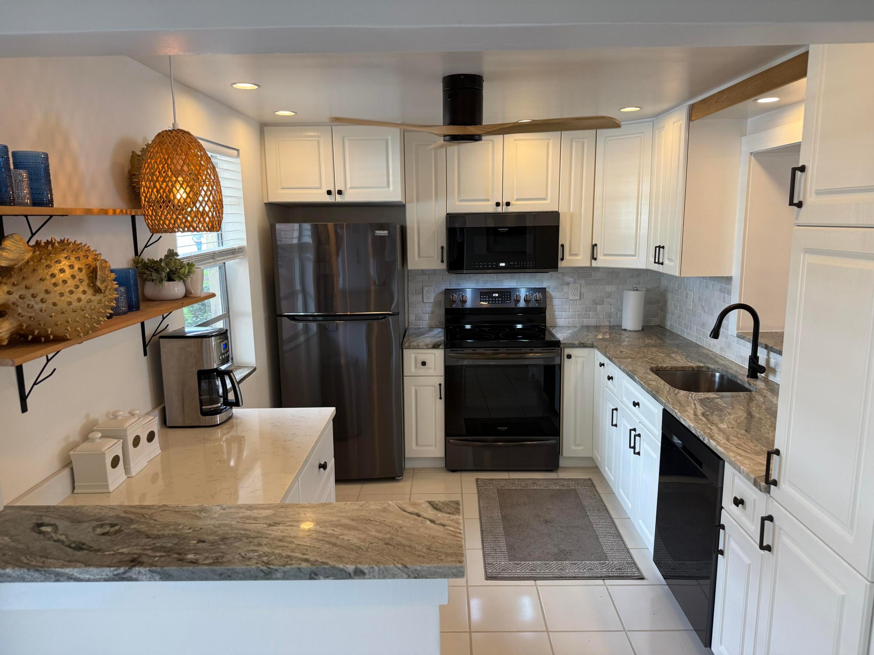 MEADOWBROOK LAKES VIEW CONDO - Residential Lease
