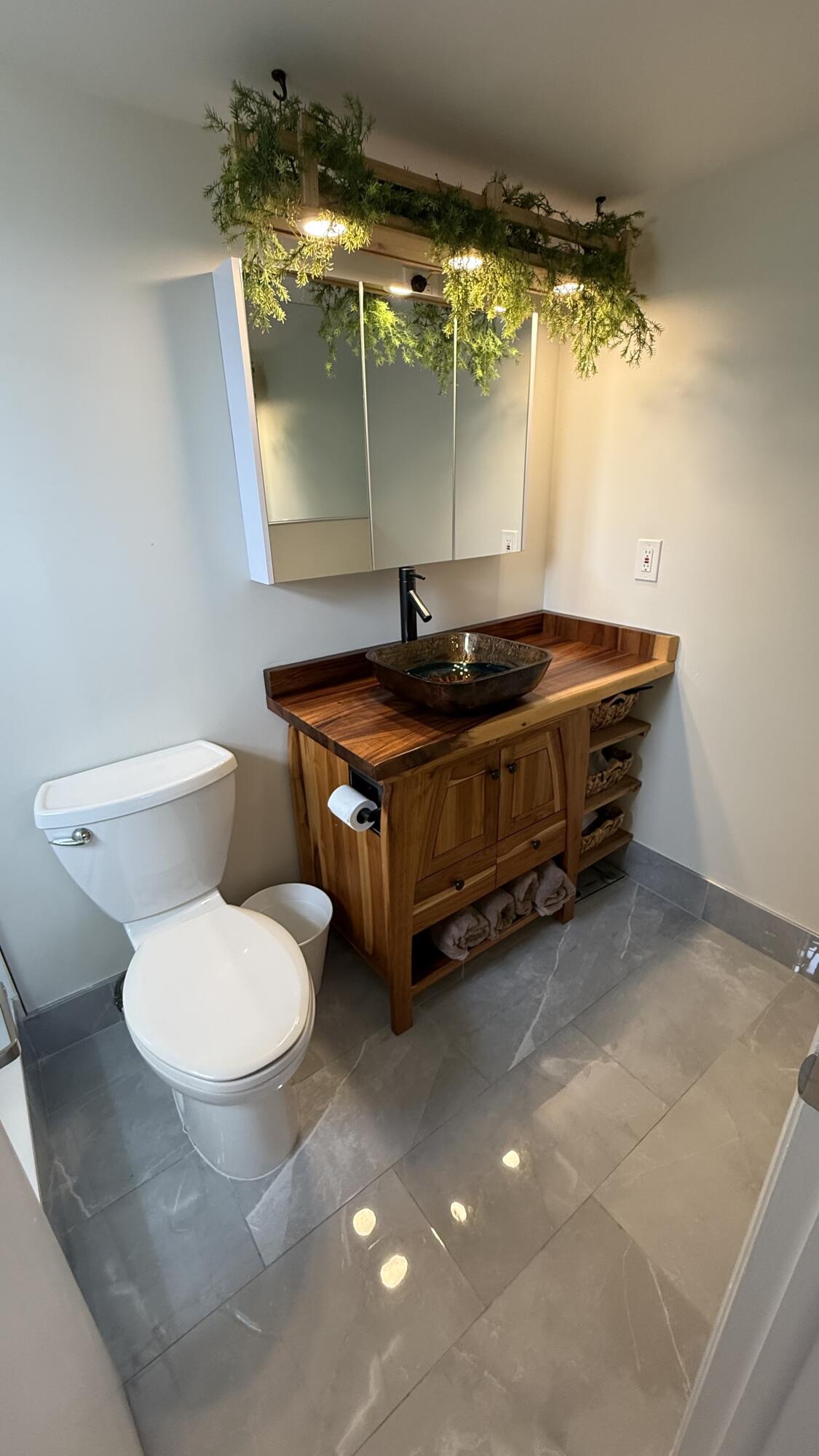 MEADOWBROOK LAKES VIEW CONDO - Residential Lease