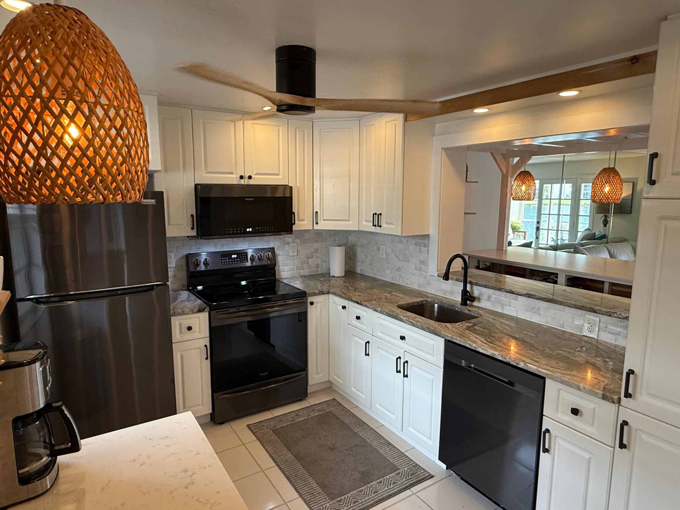 MEADOWBROOK LAKES VIEW CONDO - Residential Lease