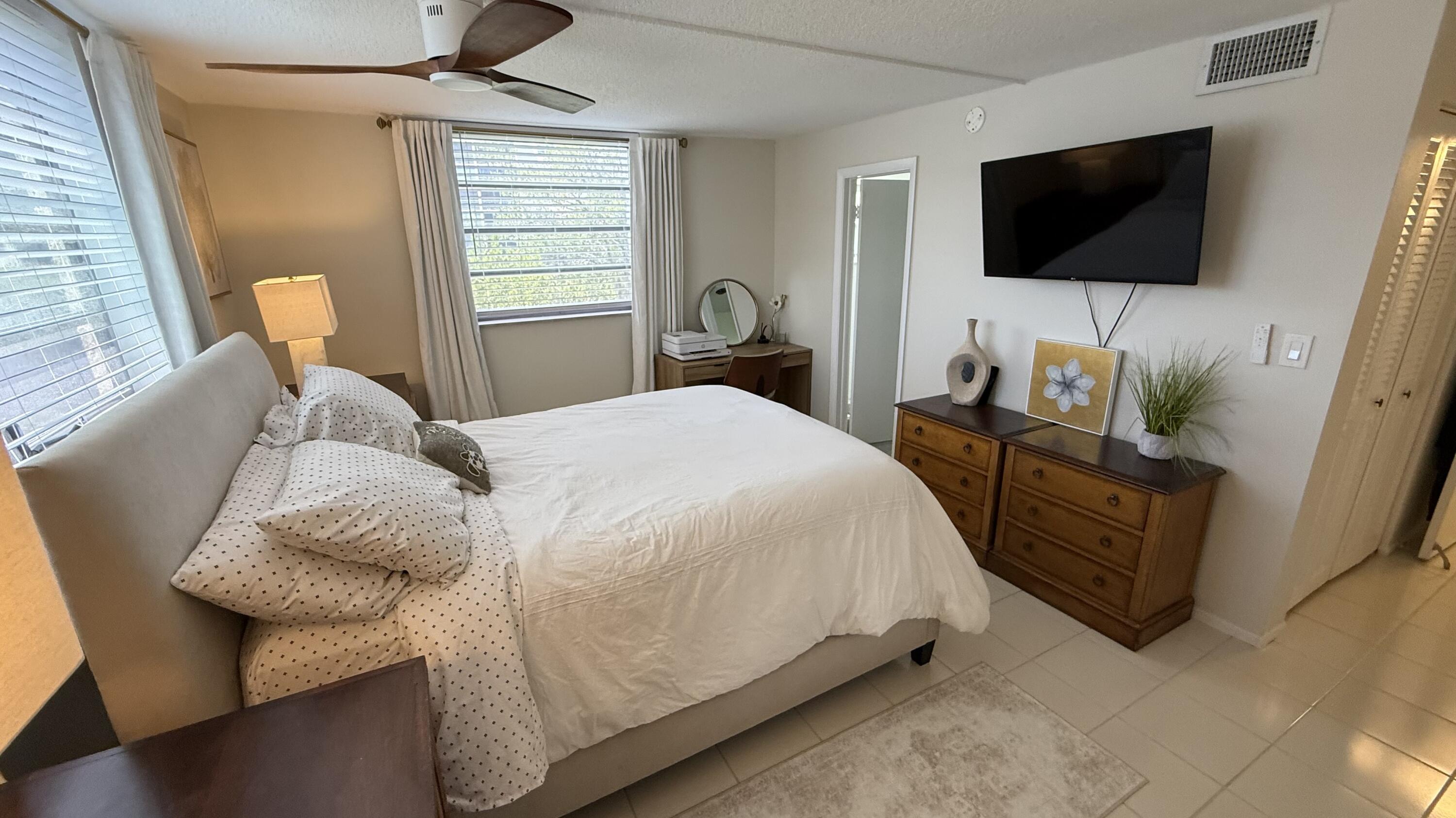 MEADOWBROOK LAKES VIEW CONDO - Residential Lease
