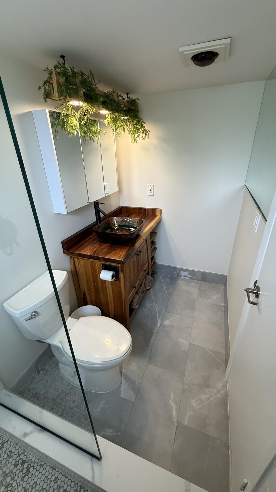 MEADOWBROOK LAKES VIEW CONDO - Residential Lease