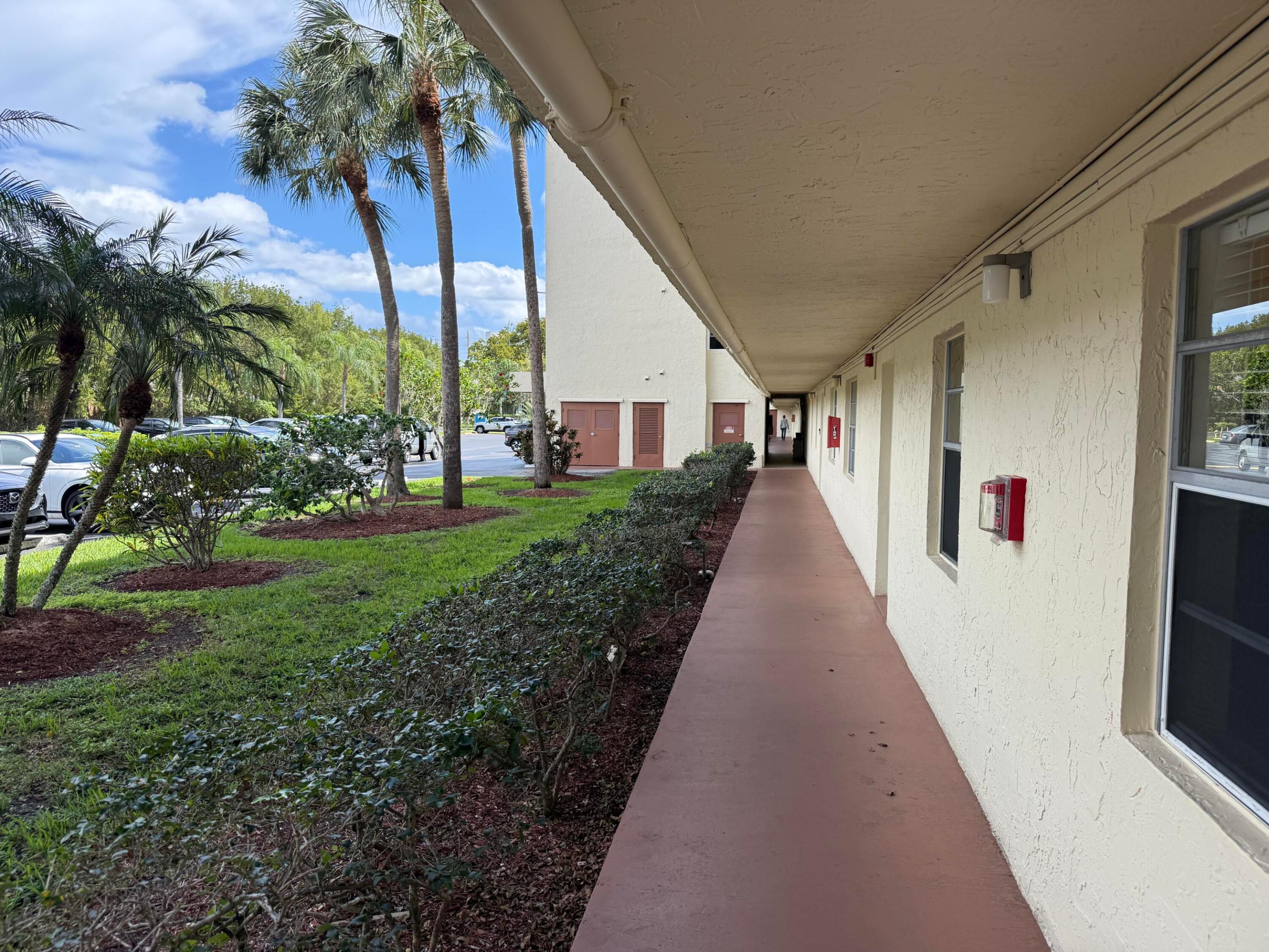 MEADOWBROOK LAKES VIEW CONDO - Residential Lease