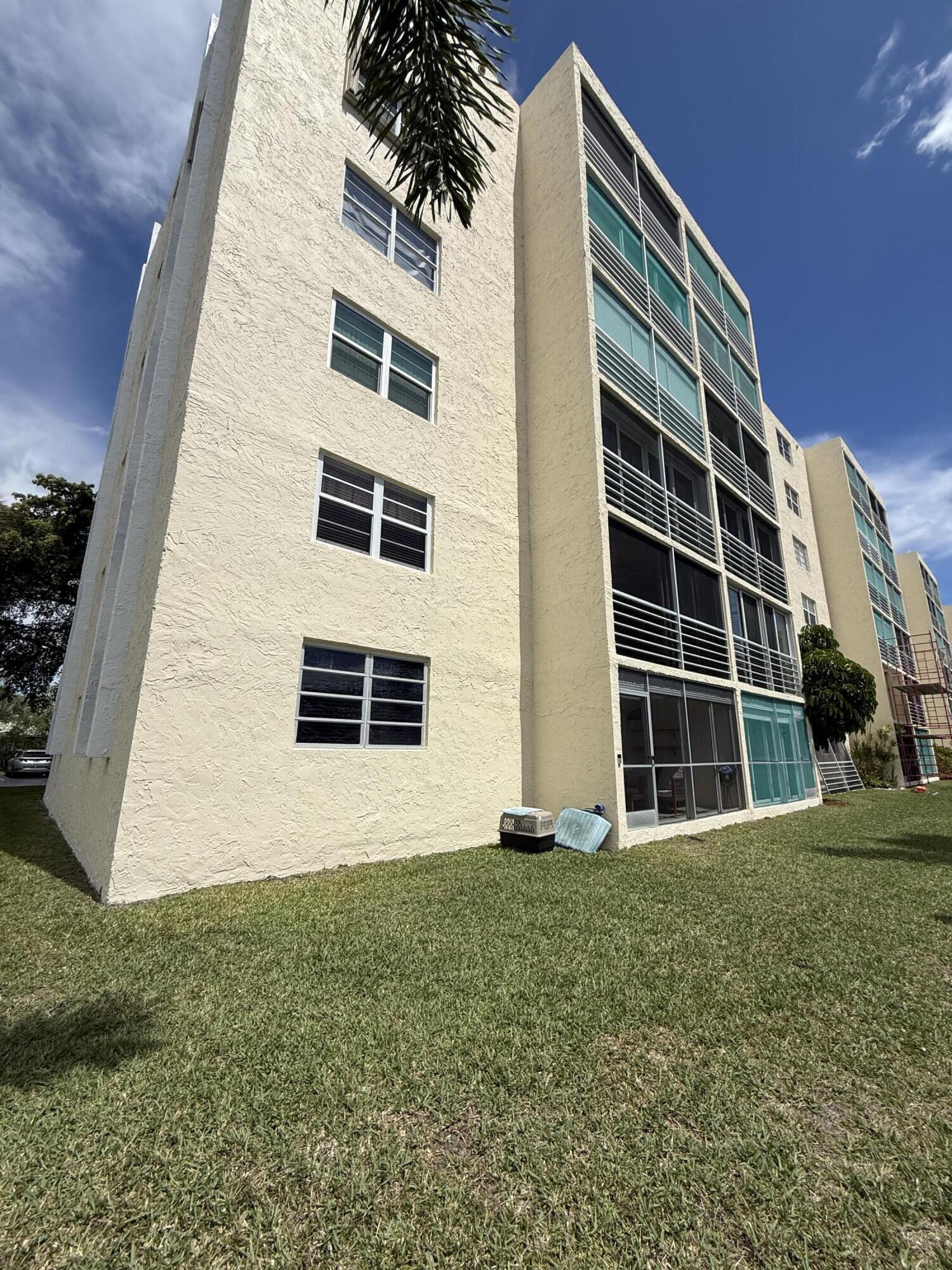 MEADOWBROOK LAKES VIEW CONDO - Residential Lease