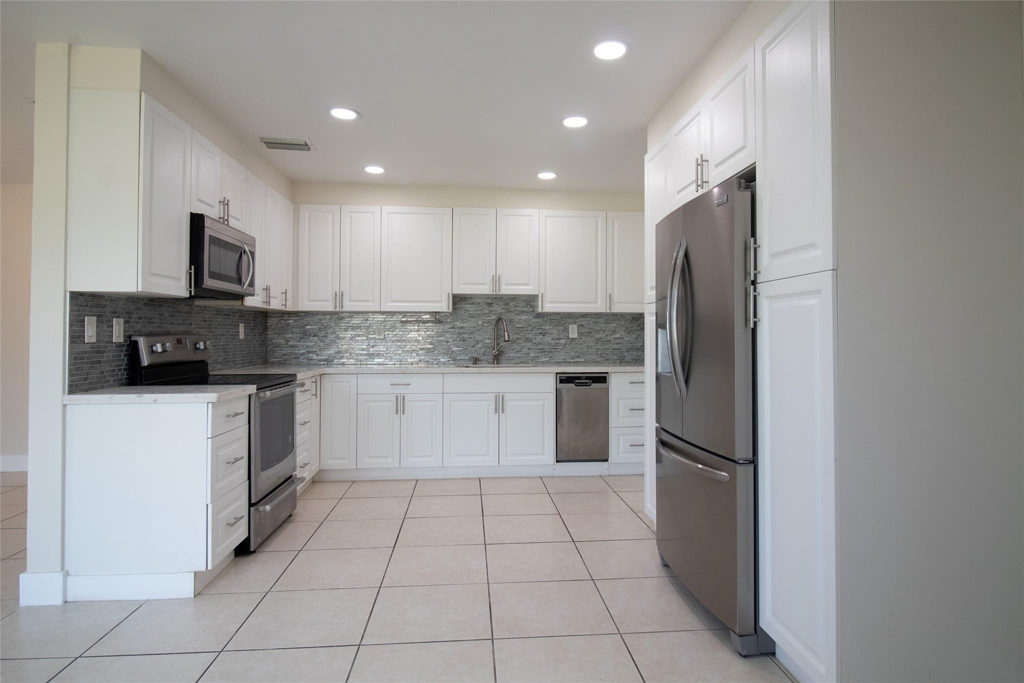 Fleetwood Manor Second Ad - Residential