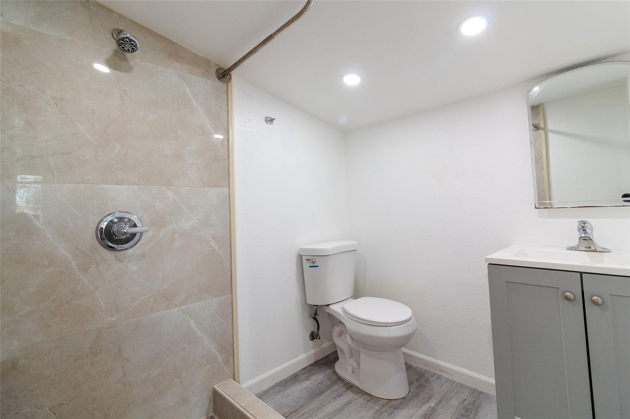 Fleetwood Manor Second Ad - Residential