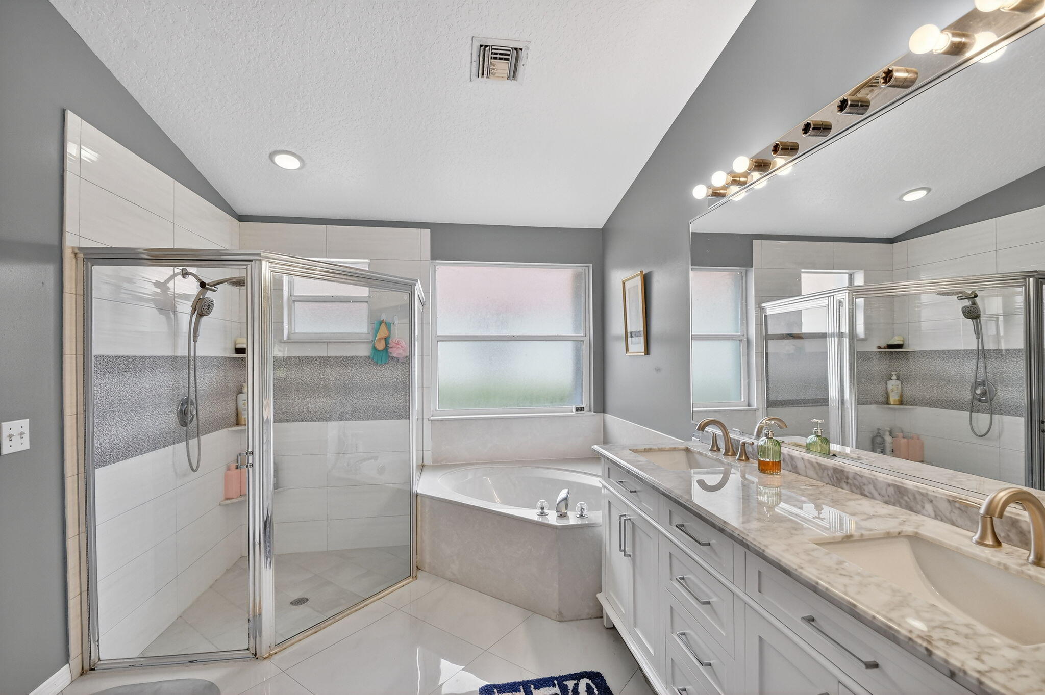 STONEGATE OF WELLINGTON - Residential