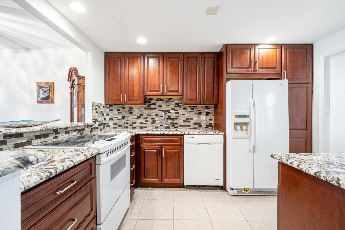 PALM AIRE - Residential