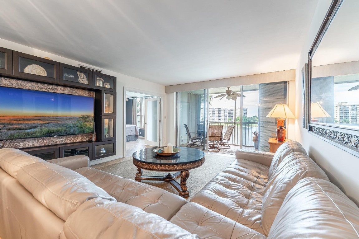 PALM AIRE - Residential