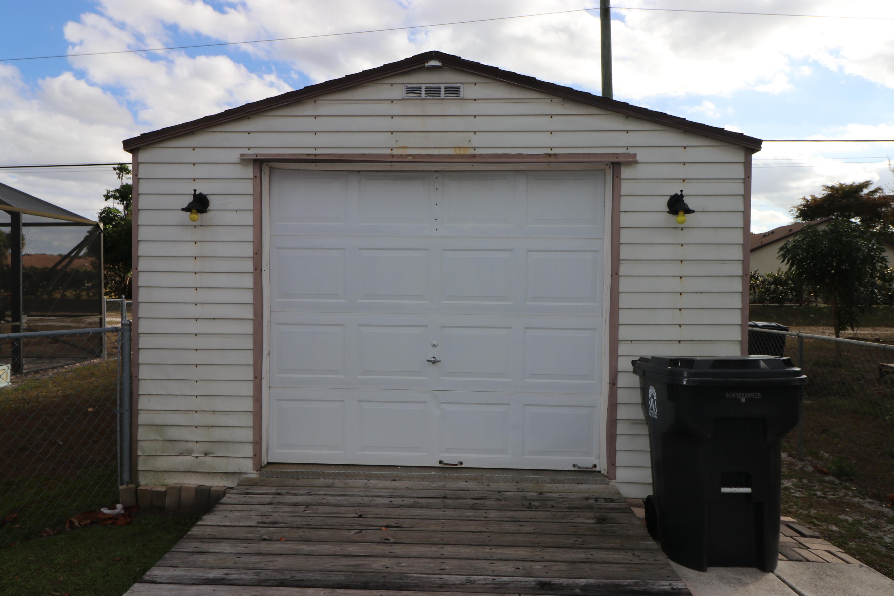 PALM BEACH NATL GOLF AND COUNTRY CLUB ESTATES 1 - Residential