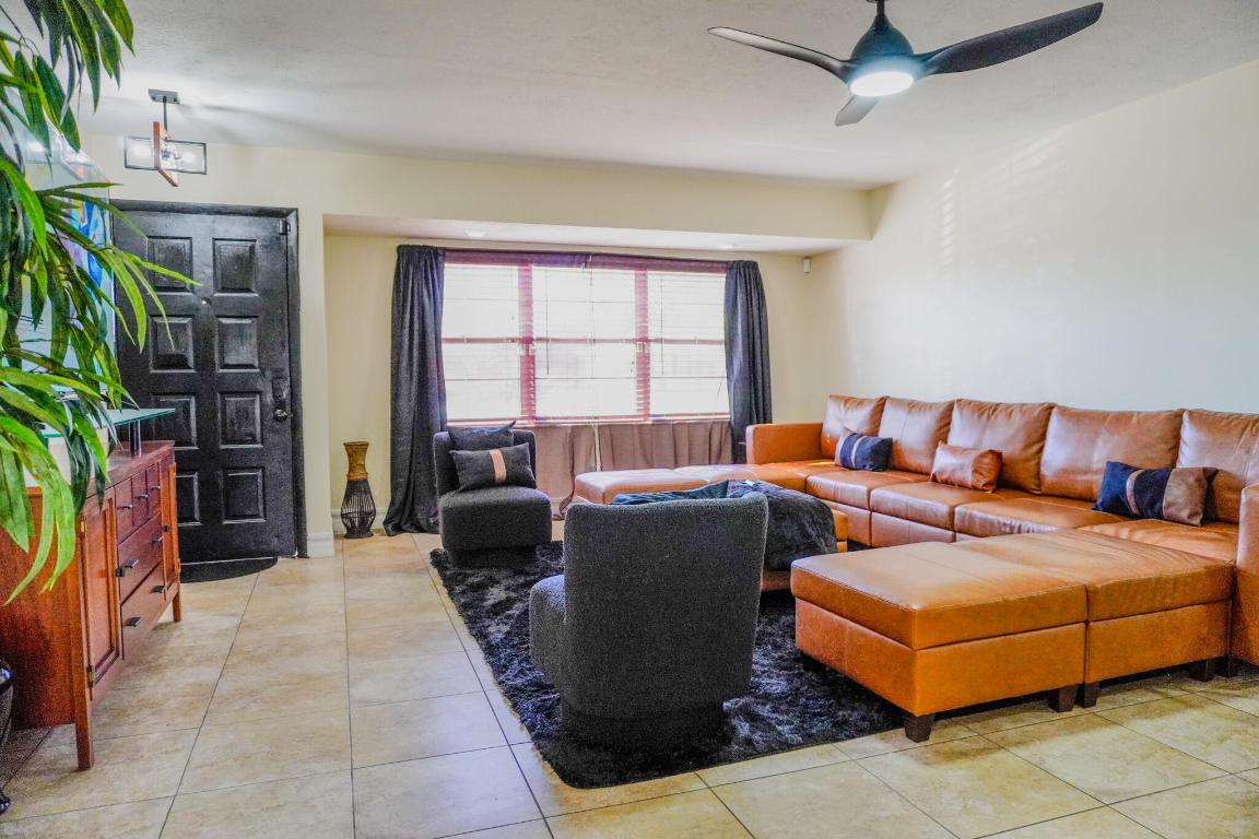 603 SW Todd Avenue, Port St Lucie, FL, 34983/$350,000 2 603 SW Todd Avenue