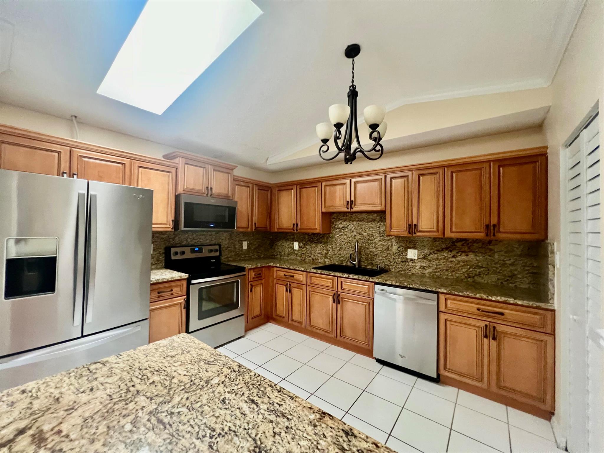 1431 Captains Walk 17