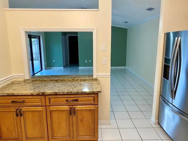 1431 Captains Walk 17