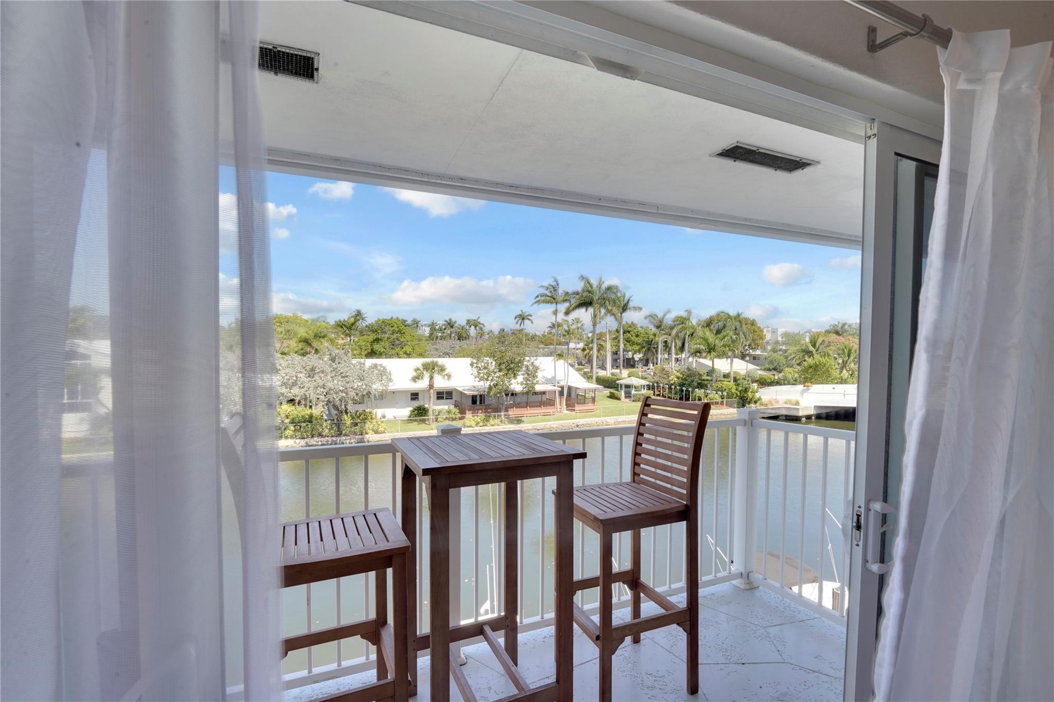 535 Hendricks Isle 305