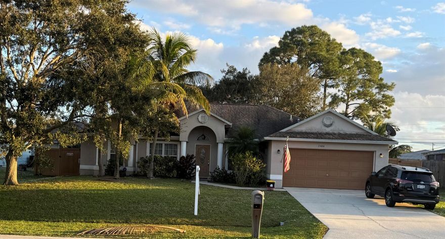 Come and see this great Port St Lucie home with all the options for you to create your forever home.