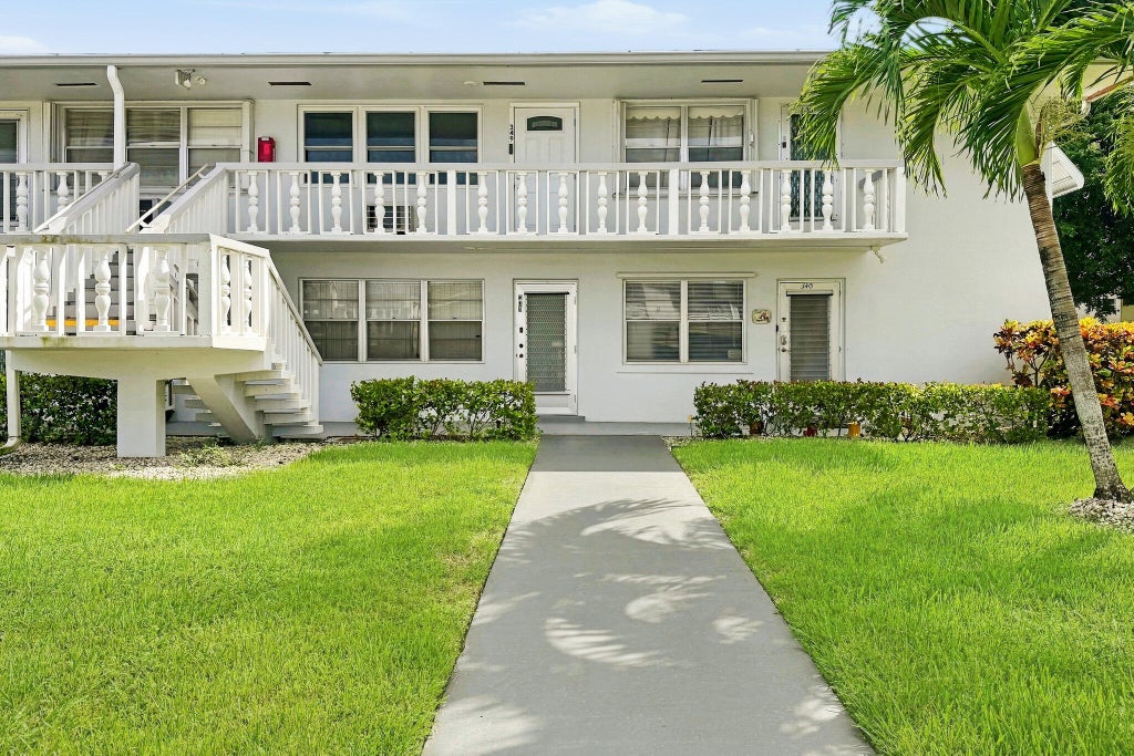 Photo of 339 Northampton Q, West Palm Beach, FL 33417 (MLS # B26077835)