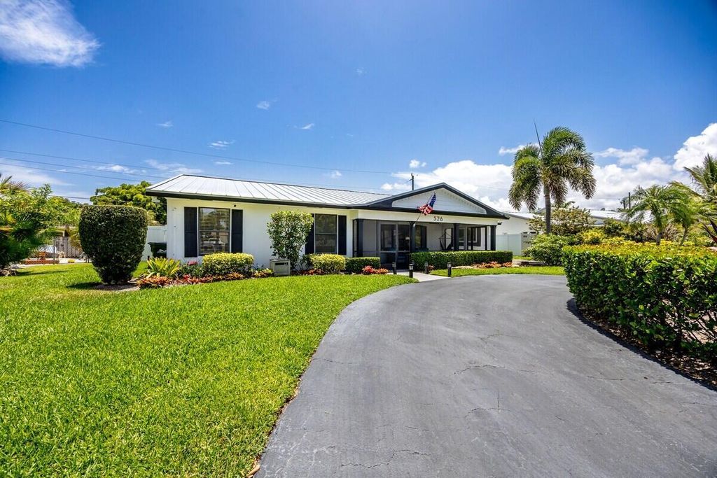 Photo of 526 Linnet Circle, Delray Beach, FL 33444 (MLS # B26056508)