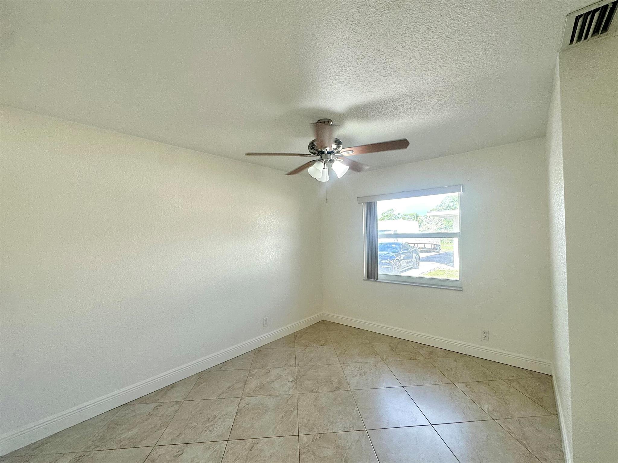 MODEL LAND CO - Residential Lease