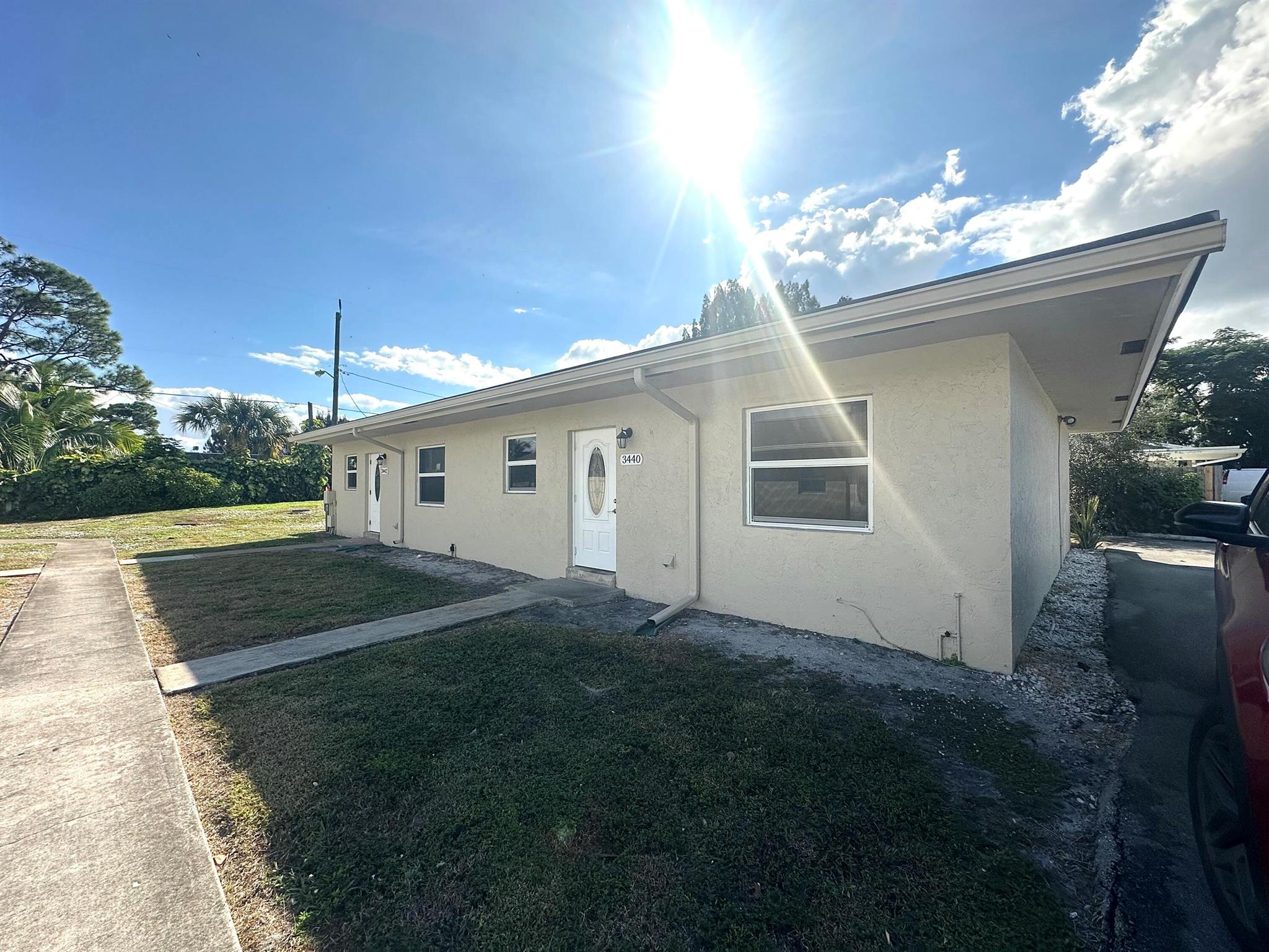 MODEL LAND CO - Residential Lease