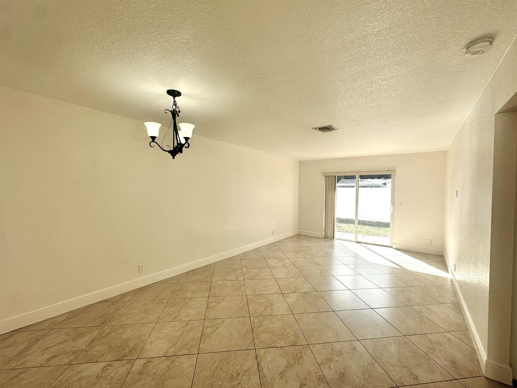 MODEL LAND CO - Residential Lease