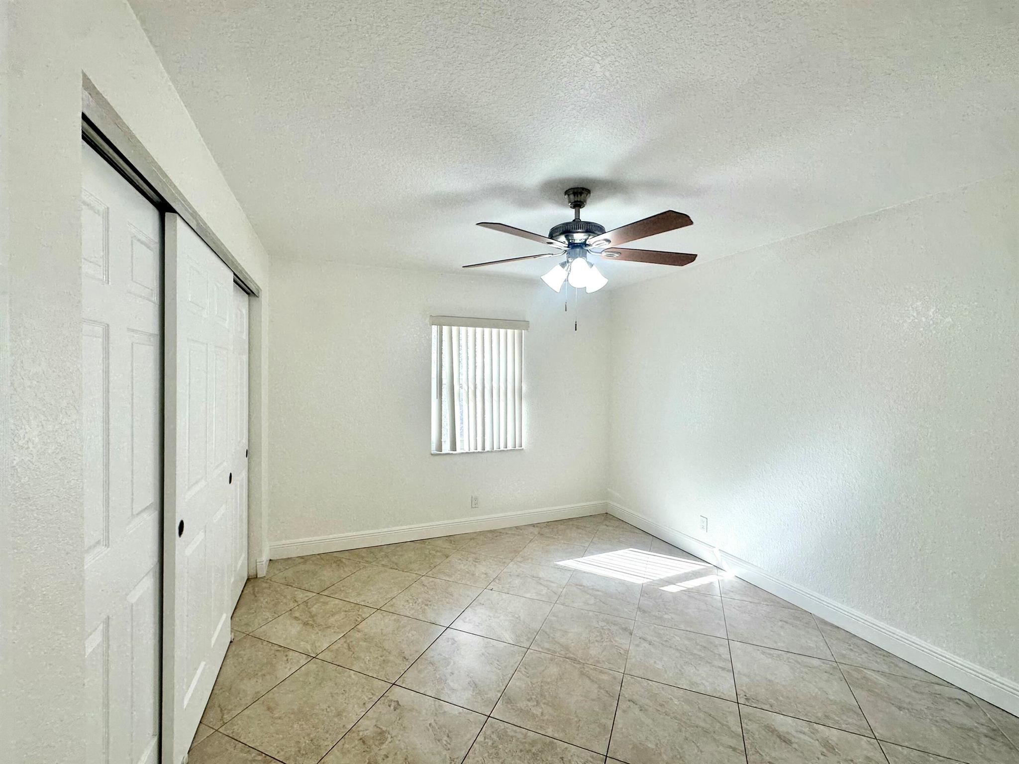 MODEL LAND CO - Residential Lease