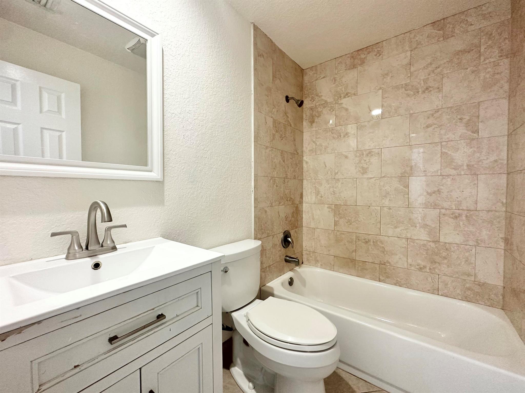 MODEL LAND CO - Residential Lease