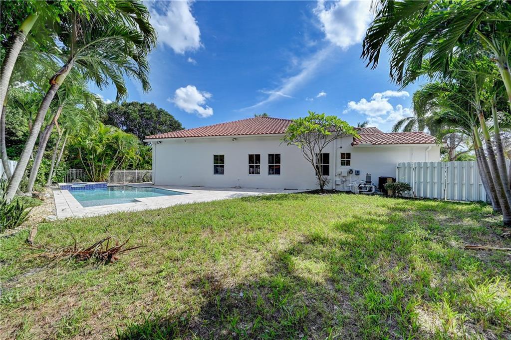 Nautica 164-36 B - Residential
