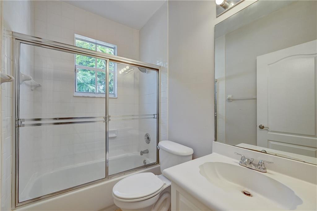 Nautica 164-36 B - Residential