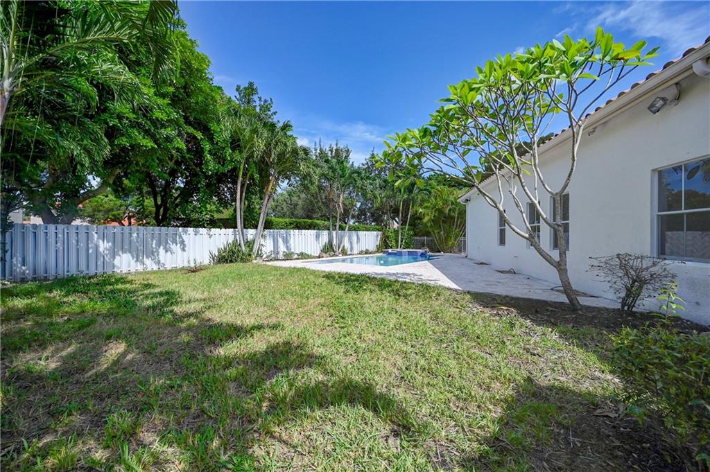 Nautica 164-36 B - Residential