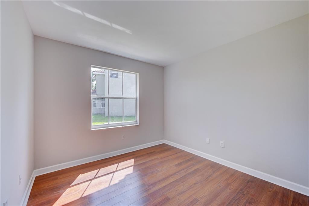 Nautica 164-36 B - Residential