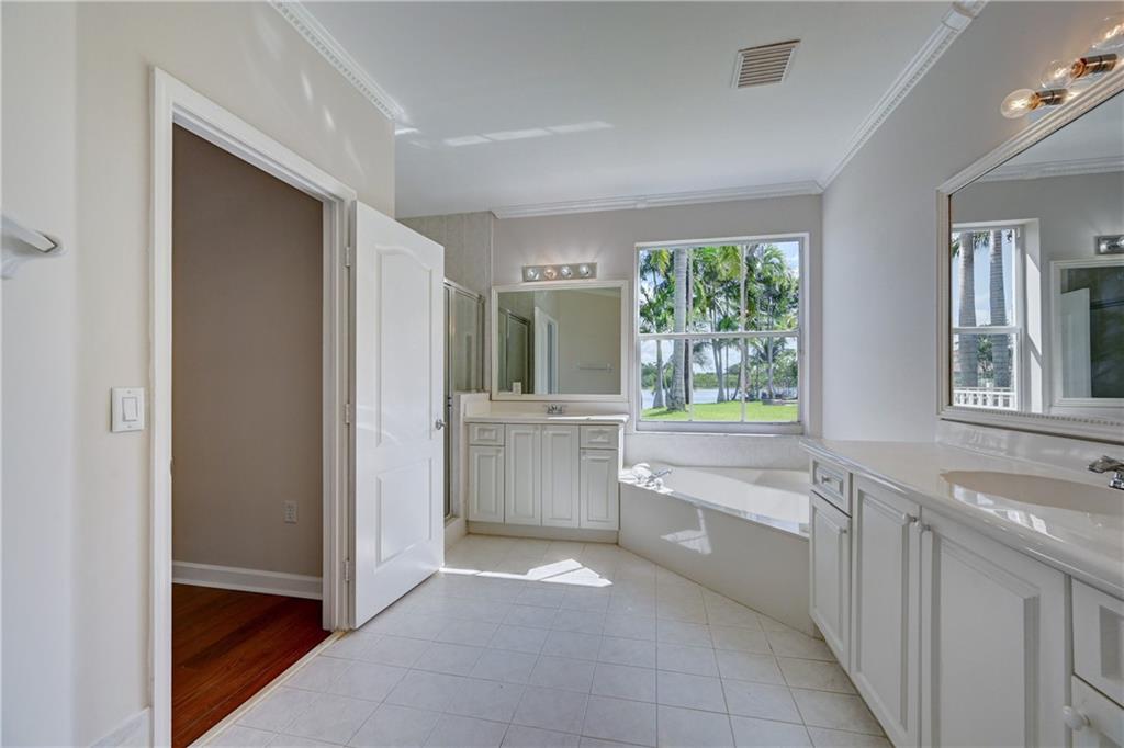 Nautica 164-36 B - Residential