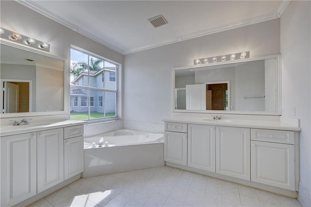 Nautica 164-36 B - Residential