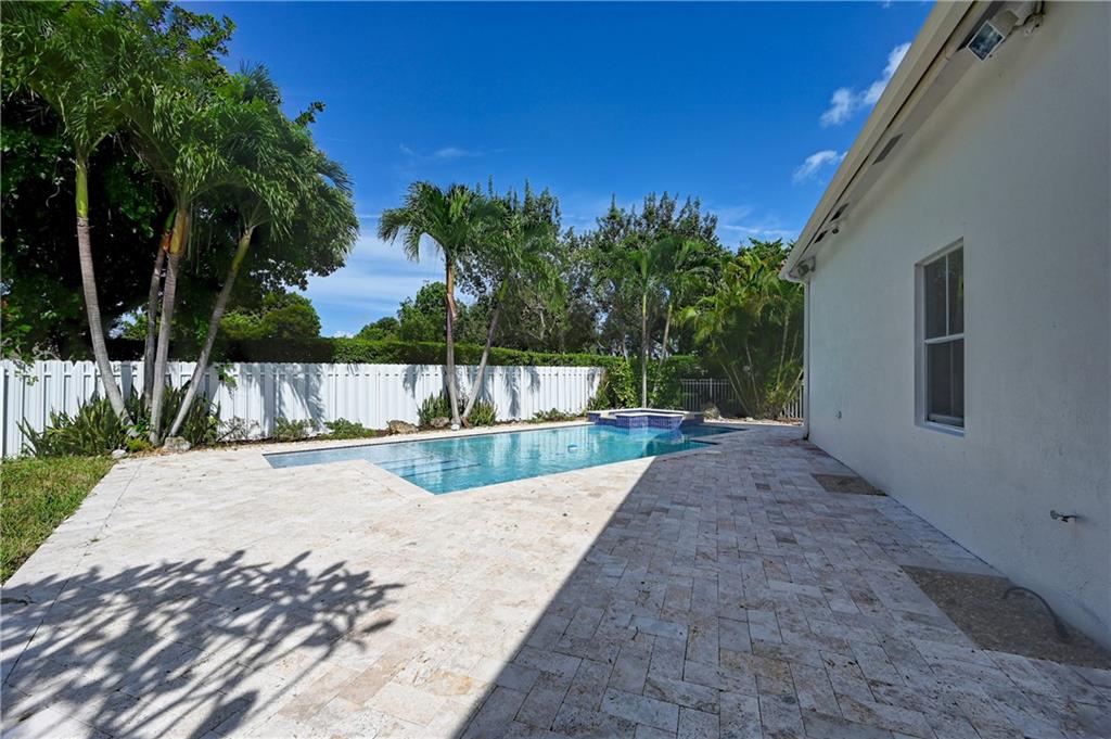 Nautica 164-36 B - Residential