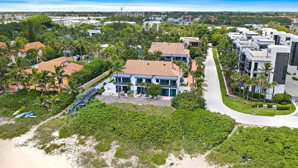 Photo of 11545 Old Ocean Boulevard #B, Boynton Beach, FL 33435 (MLS # B26061368)