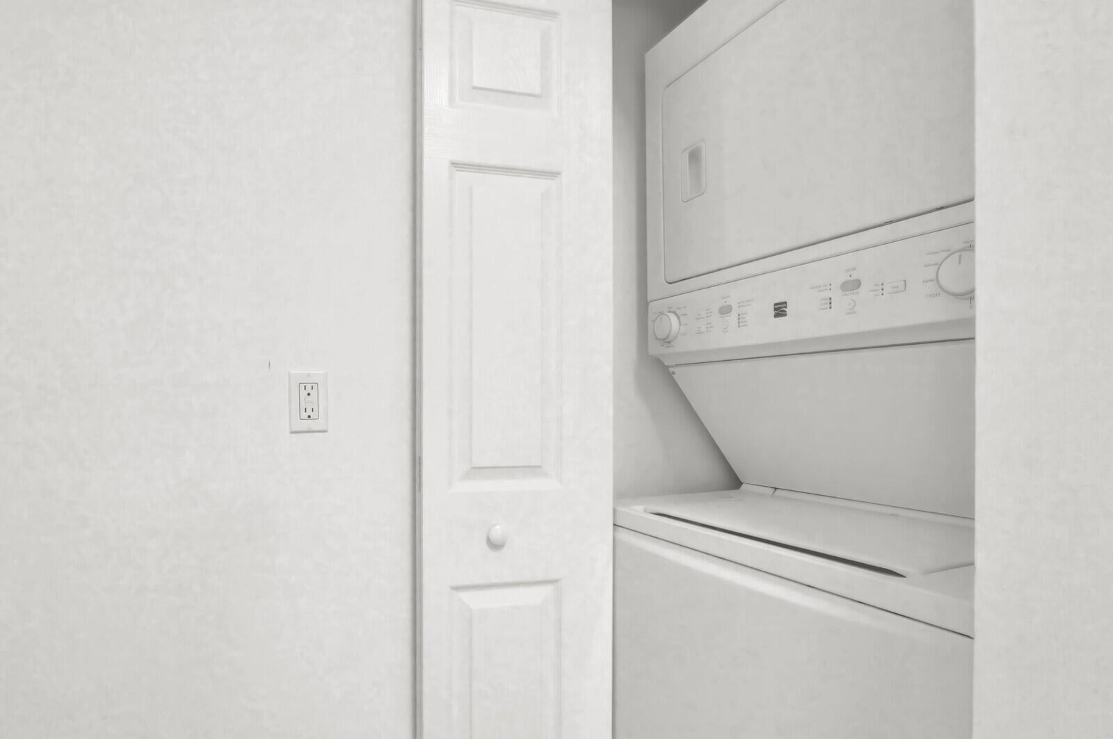 VILLAGE AT ABACOA CONDO - Residential Lease