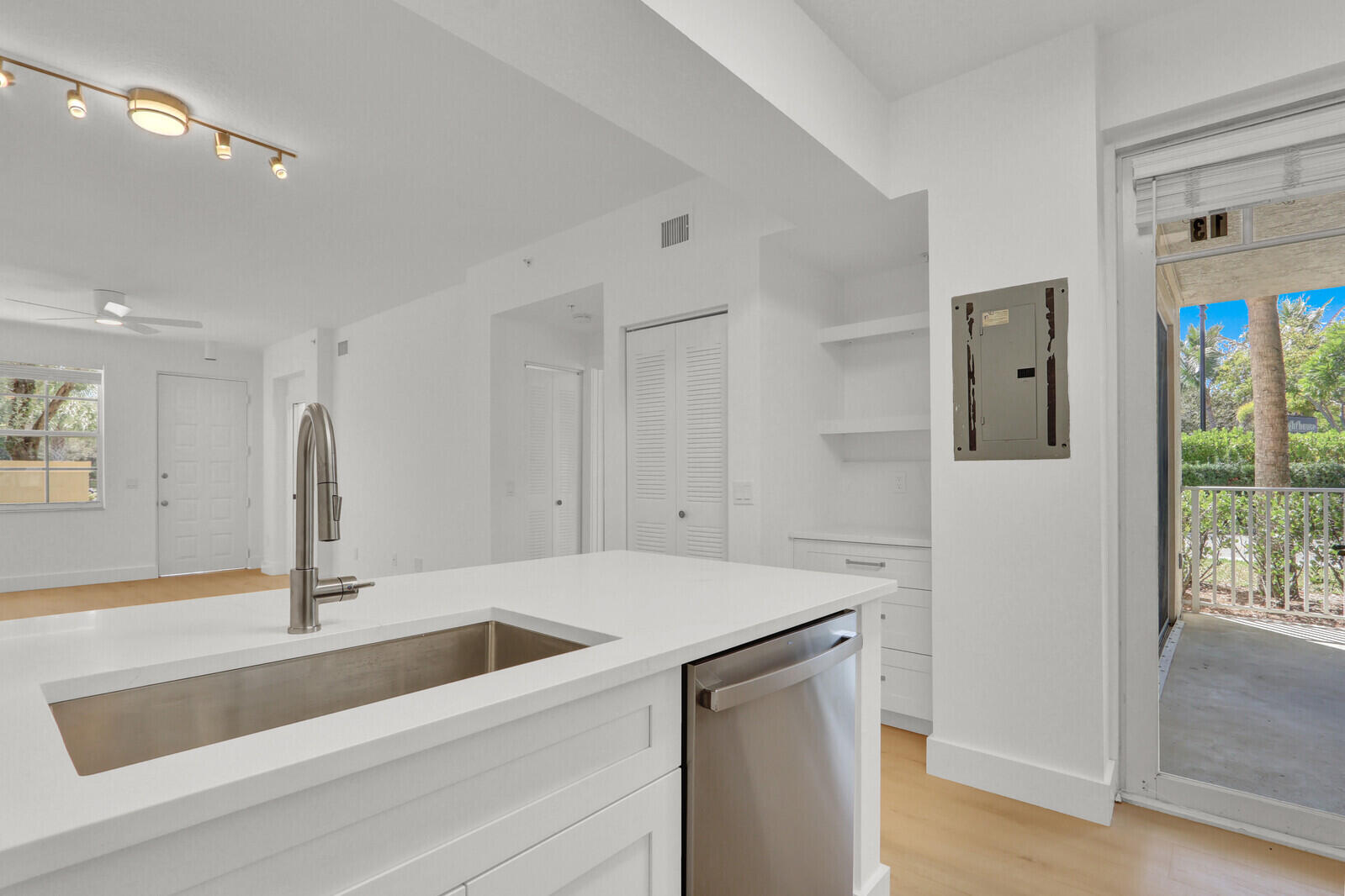 VILLAGE AT ABACOA CONDO - Residential Lease